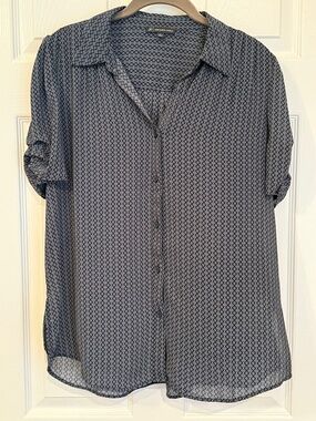 Adrianna Papell Navy Geometric Short-Sleeve Button-Down Shirt